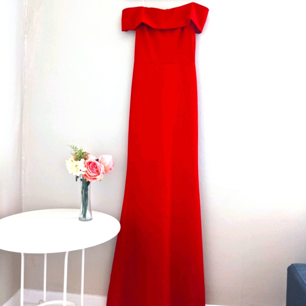 Maxi red dress off shoulder